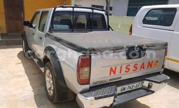 Sayi Na hannu Nissan Pickup White Mota in Accra a Greater Accra