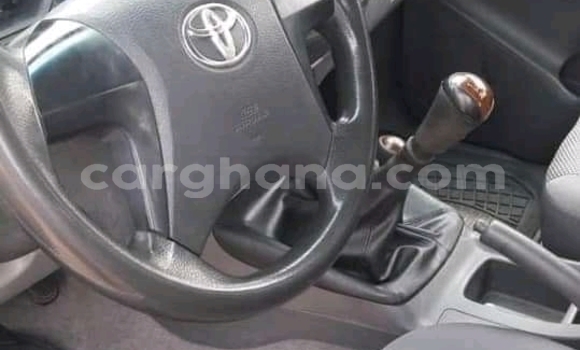 Ra Àlòkù Toyota Hilux funfun Ọkọ̀ in Accra ni Greater Accra Ra Àlòkù Toyota Hilux funfun Ọkọ̀ in Accra ni Greater Accra