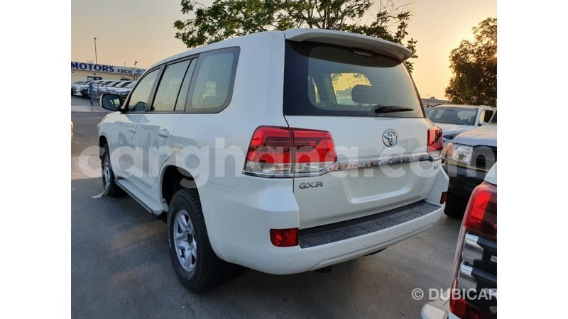 Big with watermark toyota land cruiser ashanti import dubai 29548