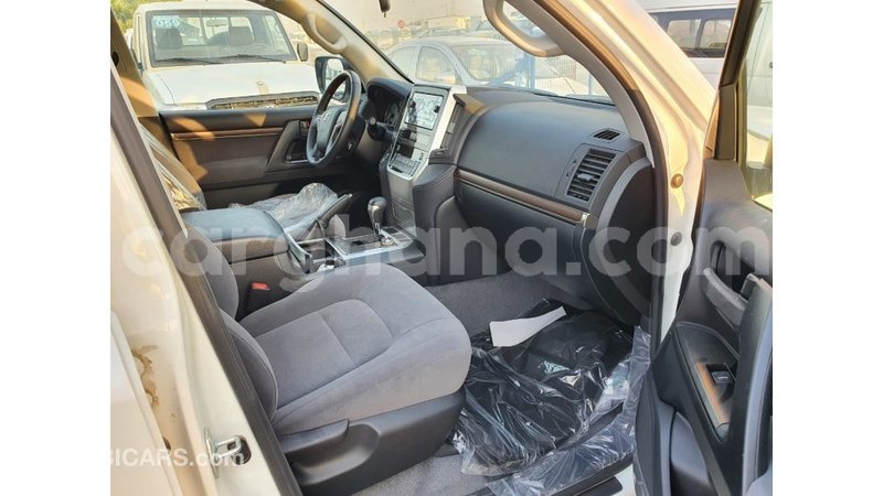 Big with watermark toyota land cruiser ashanti import dubai 29548