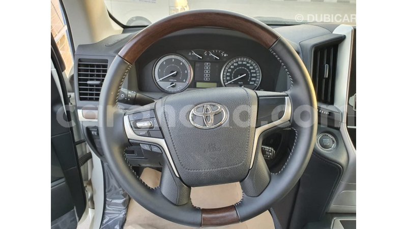 Big with watermark toyota land cruiser ashanti import dubai 29548