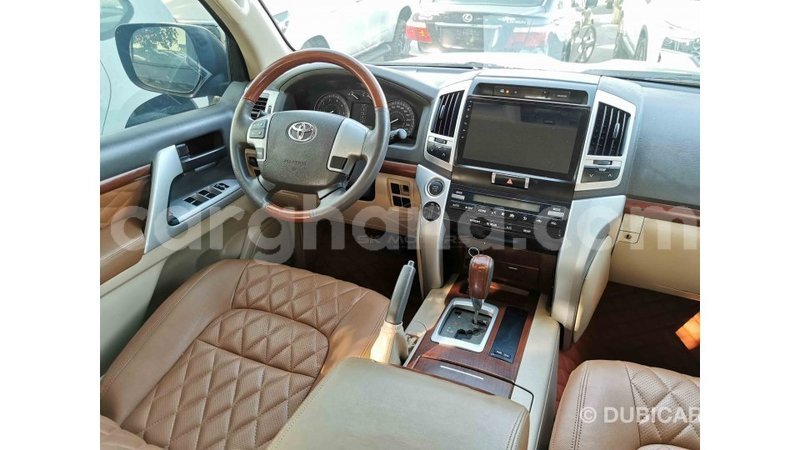 Big with watermark toyota land cruiser ashanti import dubai 29551