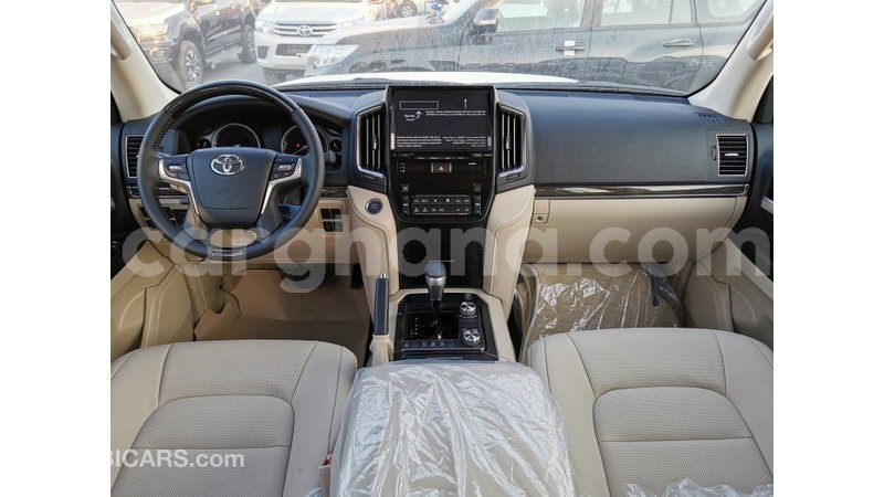 Big with watermark toyota land cruiser ashanti import dubai 29553