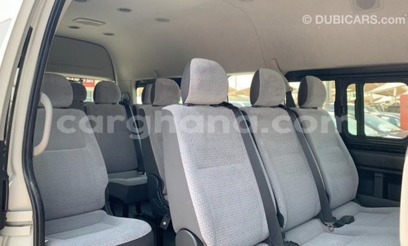 Ra Imported Toyota Hiace funfun Ọkọ̀ in Import - Dubai ni Ashanti Ra Imported Toyota Hiace funfun Ọkọ̀ in Import - Dubai ni Ashanti