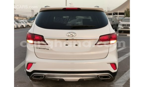 Sayi Imported Hyundai Santa Fe White Mota in Import - Dubai a Ashanti Sayi Imported Hyundai Santa Fe White Mota in Import - Dubai a Ashanti