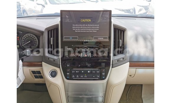 Buy Import Toyota Land Cruiser White Car in Import - Dubai in Ashanti Buy Import Toyota Land Cruiser White Car in Import - Dubai in Ashanti