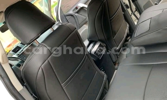 Sayi Na hannu Toyota Prado White Mota in Accra a Greater Accra Sayi Na hannu Toyota Prado White Mota in Accra a Greater Accra
