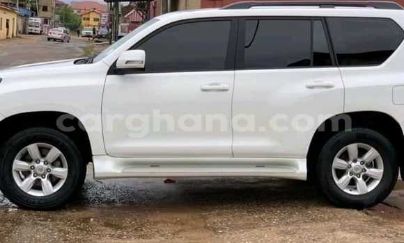 Sayi Na hannu Toyota Prado White Mota in Accra a Greater Accra Sayi Na hannu Toyota Prado White Mota in Accra a Greater Accra