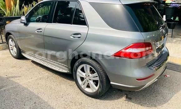 Sayi Na hannu Mercedes‒Benz 300CD Sauran Mota in Accra a Greater Accra Sayi Na hannu Mercedes‒Benz 300CD Sauran Mota in Accra a Greater Accra