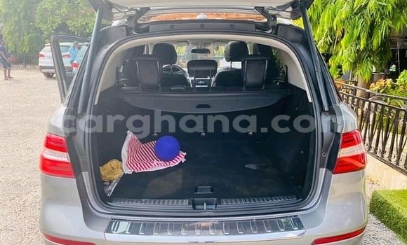 Sayi Na hannu Mercedes‒Benz 300CD Sauran Mota in Accra a Greater Accra Sayi Na hannu Mercedes‒Benz 300CD Sauran Mota in Accra a Greater Accra