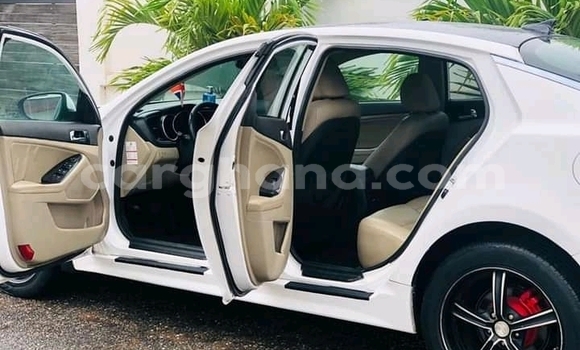 Buy Used Kia Optima White Car in Accra in Greater Accra Buy Used Kia Optima White Car in Accra in Greater Accra