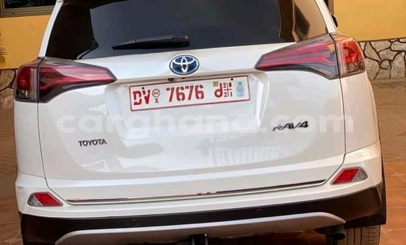 Buy Used Toyota RAV4 White Car in Accra in Greater Accra Buy Used Toyota RAV4 White Car in Accra in Greater Accra