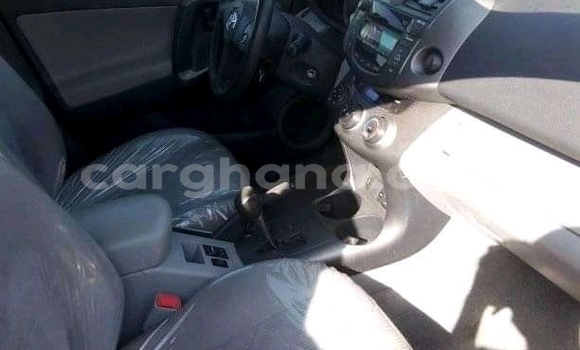 Buy Used Toyota RAV4 White Car in Accra in Greater Accra Buy Used Toyota RAV4 White Car in Accra in Greater Accra