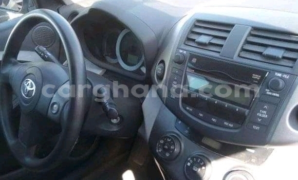 Buy Used Toyota RAV4 White Car in Accra in Greater Accra Buy Used Toyota RAV4 White Car in Accra in Greater Accra