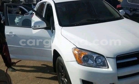 Buy Used Toyota RAV4 White Car in Accra in Greater Accra Buy Used Toyota RAV4 White Car in Accra in Greater Accra