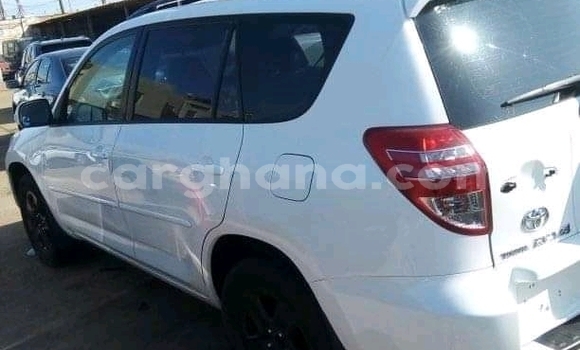Buy Used Toyota RAV4 White Car in Accra in Greater Accra Buy Used Toyota RAV4 White Car in Accra in Greater Accra