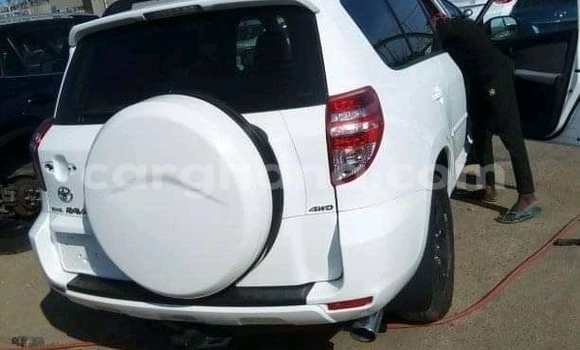 Buy Used Toyota RAV4 White Car in Accra in Greater Accra Buy Used Toyota RAV4 White Car in Accra in Greater Accra