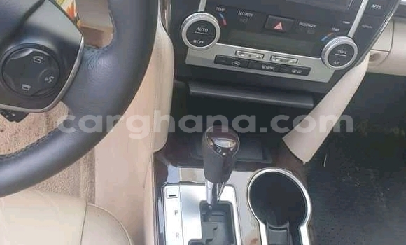 Ra Àlòkù Toyota Camry Red Ọkọ̀ in Accra ni Greater Accra Ra Àlòkù Toyota Camry Red Ọkọ̀ in Accra ni Greater Accra