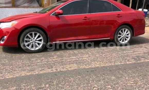 Ra Àlòkù Toyota Camry Red Ọkọ̀ in Accra ni Greater Accra Ra Àlòkù Toyota Camry Red Ọkọ̀ in Accra ni Greater Accra