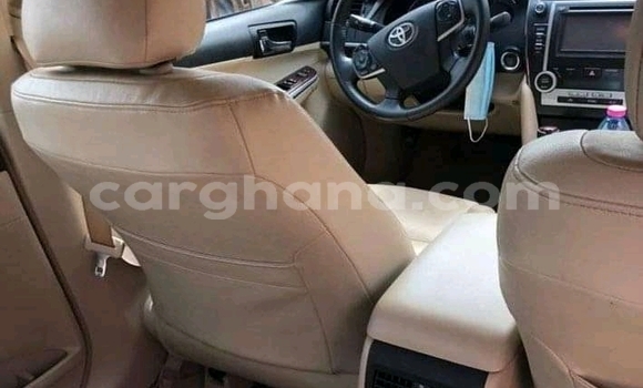 Ra Àlòkù Toyota Camry Red Ọkọ̀ in Accra ni Greater Accra Ra Àlòkù Toyota Camry Red Ọkọ̀ in Accra ni Greater Accra