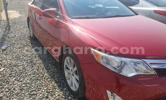 Ra Àlòkù Toyota Camry Red Ọkọ̀ in Accra ni Greater Accra Ra Àlòkù Toyota Camry Red Ọkọ̀ in Accra ni Greater Accra