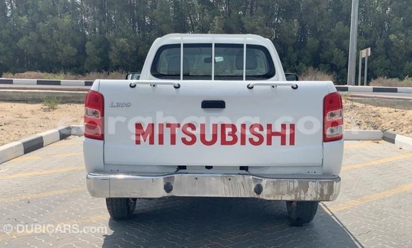Sayi Imported Mitsubishi L200 White Mota in Import - Dubai a Ashanti Sayi Imported Mitsubishi L200 White Mota in Import - Dubai a Ashanti