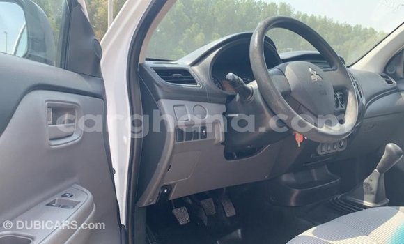 Sayi Imported Mitsubishi L200 White Mota in Import - Dubai a Ashanti Sayi Imported Mitsubishi L200 White Mota in Import - Dubai a Ashanti