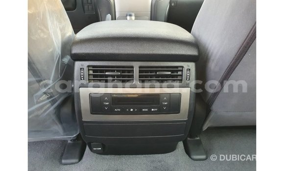 Buy Import Toyota Land Cruiser White Car in Import - Dubai in Ashanti Buy Import Toyota Land Cruiser White Car in Import - Dubai in Ashanti