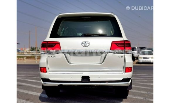 Buy Import Toyota Land Cruiser White Car in Import - Dubai in Ashanti Buy Import Toyota Land Cruiser White Car in Import - Dubai in Ashanti
