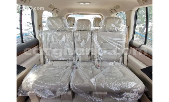 Ra Imported Toyota Land Cruiser funfun Ọkọ̀ in Import - Dubai ni Ashanti Ra Imported Toyota Land Cruiser funfun Ọkọ̀ in Import - Dubai ni Ashanti