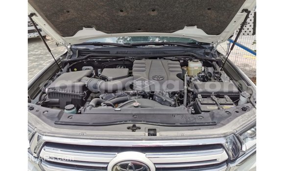 Ra Imported Toyota Land Cruiser funfun Ọkọ̀ in Import - Dubai ni Ashanti Ra Imported Toyota Land Cruiser funfun Ọkọ̀ in Import - Dubai ni Ashanti