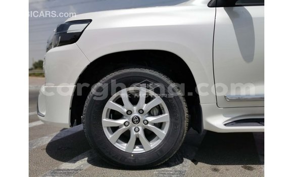 Ra Imported Toyota Land Cruiser funfun Ọkọ̀ in Import - Dubai ni Ashanti Ra Imported Toyota Land Cruiser funfun Ọkọ̀ in Import - Dubai ni Ashanti