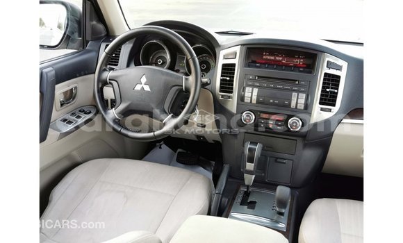 Ra Imported Mitsubishi Pajero funfun Ọkọ̀ in Import - Dubai ni Ashanti Ra Imported Mitsubishi Pajero funfun Ọkọ̀ in Import - Dubai ni Ashanti