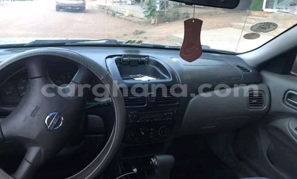 Ra Àlòkù Nissan Sentra funfun Ọkọ̀ in Accra ni Greater Accra Ra Àlòkù Nissan Sentra funfun Ọkọ̀ in Accra ni Greater Accra