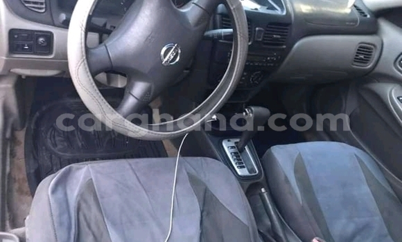 Ra Àlòkù Nissan Sentra funfun Ọkọ̀ in Accra ni Greater Accra Ra Àlòkù Nissan Sentra funfun Ọkọ̀ in Accra ni Greater Accra