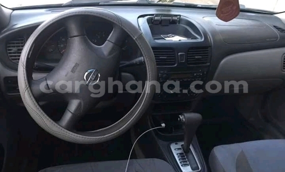 Ra Àlòkù Nissan Sentra funfun Ọkọ̀ in Accra ni Greater Accra Ra Àlòkù Nissan Sentra funfun Ọkọ̀ in Accra ni Greater Accra