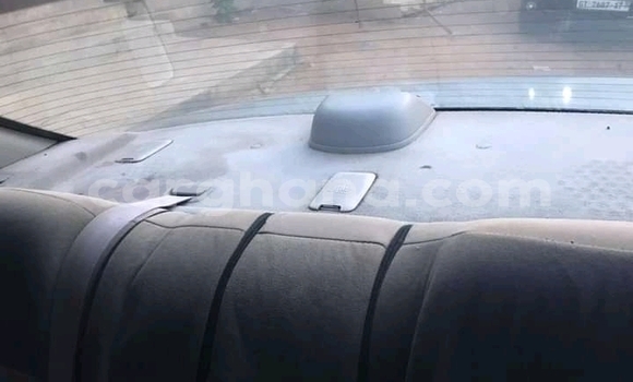 Ra Àlòkù Nissan Sentra funfun Ọkọ̀ in Accra ni Greater Accra Ra Àlòkù Nissan Sentra funfun Ọkọ̀ in Accra ni Greater Accra