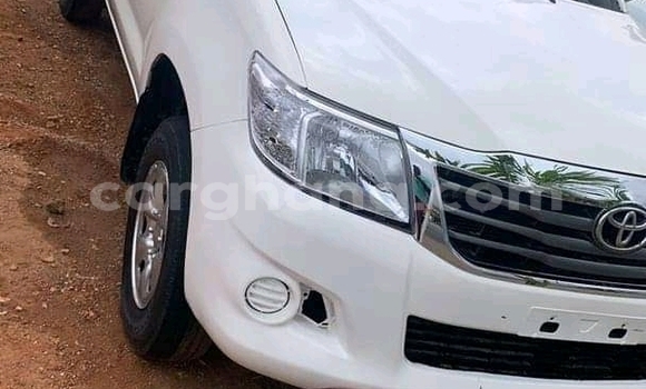 Buy Used Toyota Hilux White Car in Accra in Greater Accra Buy Used Toyota Hilux White Car in Accra in Greater Accra