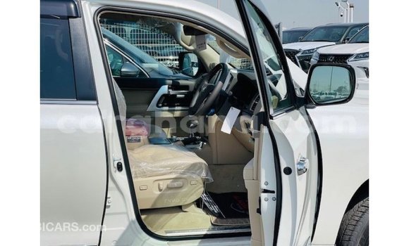 Buy Import Toyota Land Cruiser White Car in Import - Dubai in Ashanti Buy Import Toyota Land Cruiser White Car in Import - Dubai in Ashanti