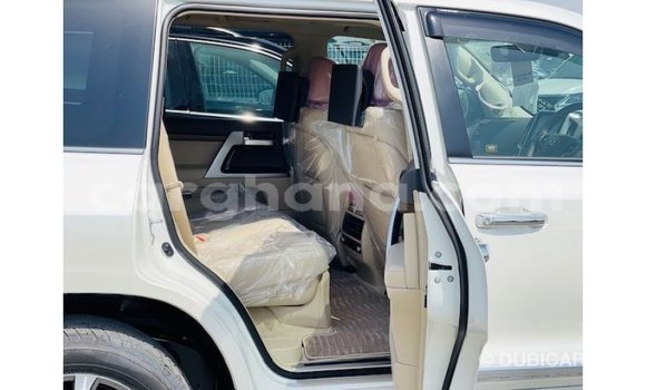 Buy Import Toyota Land Cruiser White Car in Import - Dubai in Ashanti Buy Import Toyota Land Cruiser White Car in Import - Dubai in Ashanti