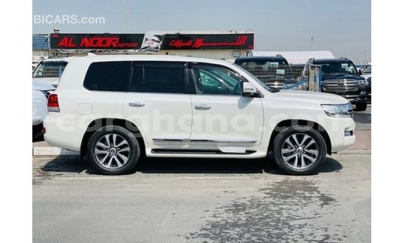 Buy Import Toyota Land Cruiser White Car in Import - Dubai in Ashanti Buy Import Toyota Land Cruiser White Car in Import - Dubai in Ashanti
