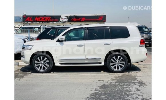 Buy Import Toyota Land Cruiser White Car in Import - Dubai in Ashanti Buy Import Toyota Land Cruiser White Car in Import - Dubai in Ashanti