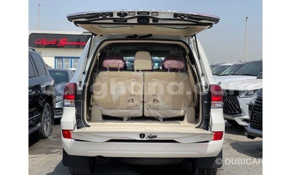 Buy Import Toyota Land Cruiser White Car in Import - Dubai in Ashanti Buy Import Toyota Land Cruiser White Car in Import - Dubai in Ashanti