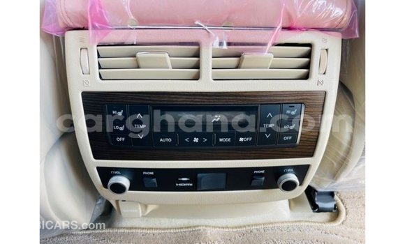 Buy Import Toyota Land Cruiser White Car in Import - Dubai in Ashanti Buy Import Toyota Land Cruiser White Car in Import - Dubai in Ashanti