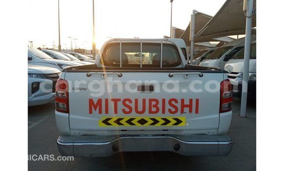 Buy Import Mitsubishi L200 White Car in Import - Dubai in Ashanti Buy Import Mitsubishi L200 White Car in Import - Dubai in Ashanti