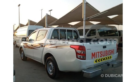 Buy Import Mitsubishi L200 White Car in Import - Dubai in Ashanti Buy Import Mitsubishi L200 White Car in Import - Dubai in Ashanti
