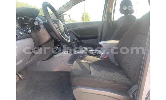 Sayi Imported Ford Ranger White Mota in Import - Dubai a Ashanti Sayi Imported Ford Ranger White Mota in Import - Dubai a Ashanti