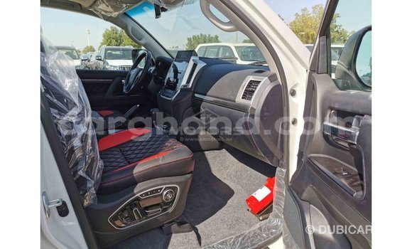 Buy Import Toyota Land Cruiser White Car in Import - Dubai in Ashanti Buy Import Toyota Land Cruiser White Car in Import - Dubai in Ashanti