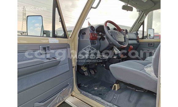 Buy Import Toyota Land Cruiser Beige Car in Import - Dubai in Ashanti Buy Import Toyota Land Cruiser Beige Car in Import - Dubai in Ashanti