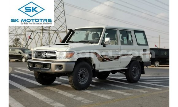Buy Import Toyota Land Cruiser White Car in Import - Dubai in Ashanti Buy Import Toyota Land Cruiser White Car in Import - Dubai in Ashanti